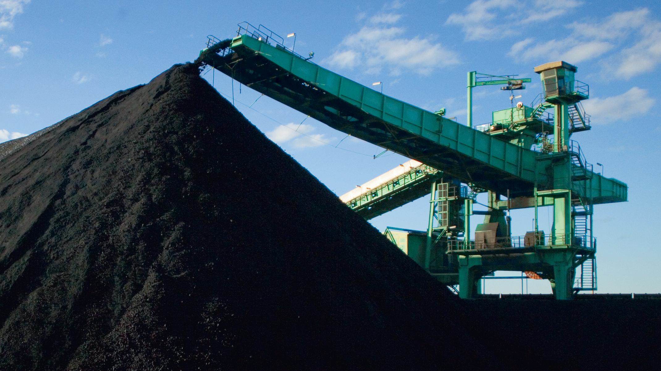 China's unsold online coking coal auction lots fall but spot prices still weak